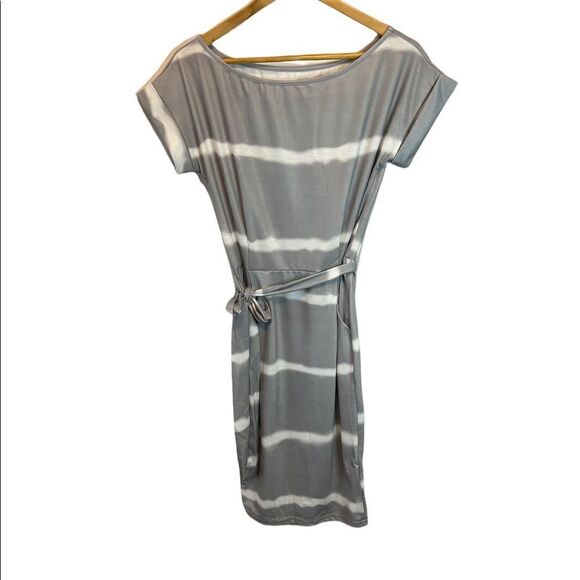 NWOT SHEIN Light Grey White Stripe Lightweight Short Cuff Sleeve Tie Waist Dress - Picture 1 of 8
